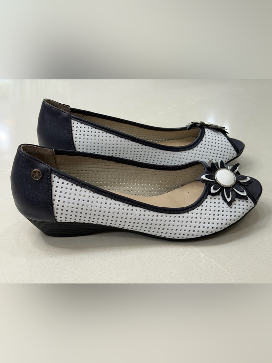 Pavers Shoes - Pavers Perforated Wedge Peep Toe Pumps White Navy Floral Comfort Slip On, 41